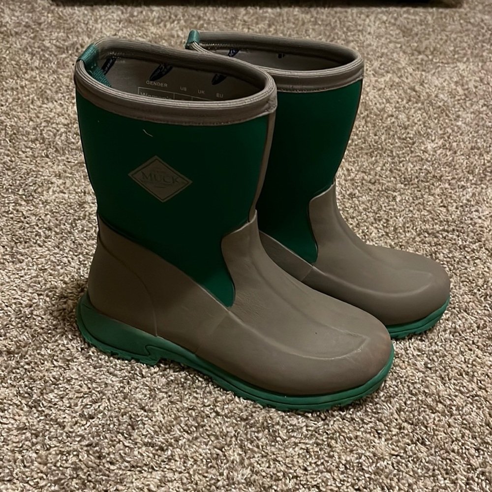 Original Muck Boot green and gray neoprene waterproof boots rain boots